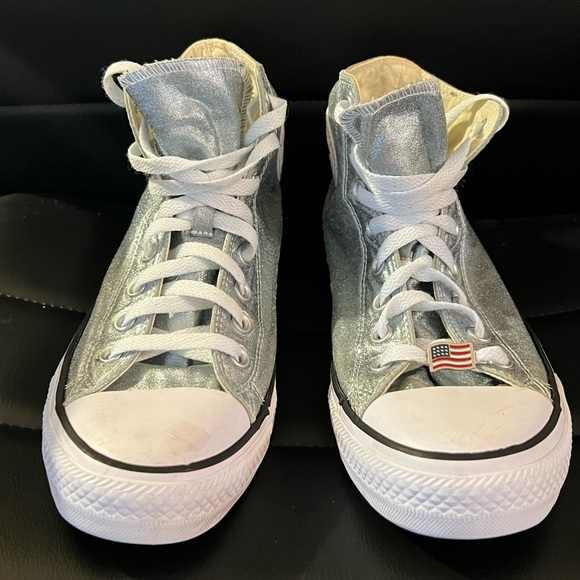 Converse Chuck Taylor All Star High metallic sneaker on white background. - Picture 3 of 7